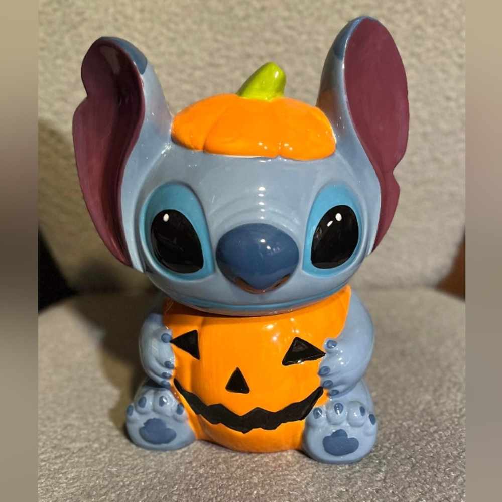 STITCH COOKIE JAR.